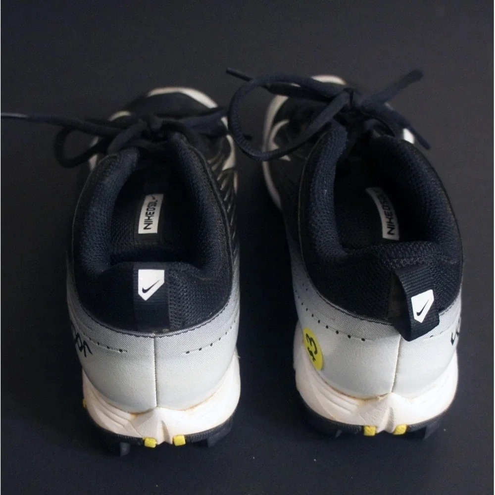 NIKE Vapor Boys Baseball Cleats Size 3.5 Youth Black and White